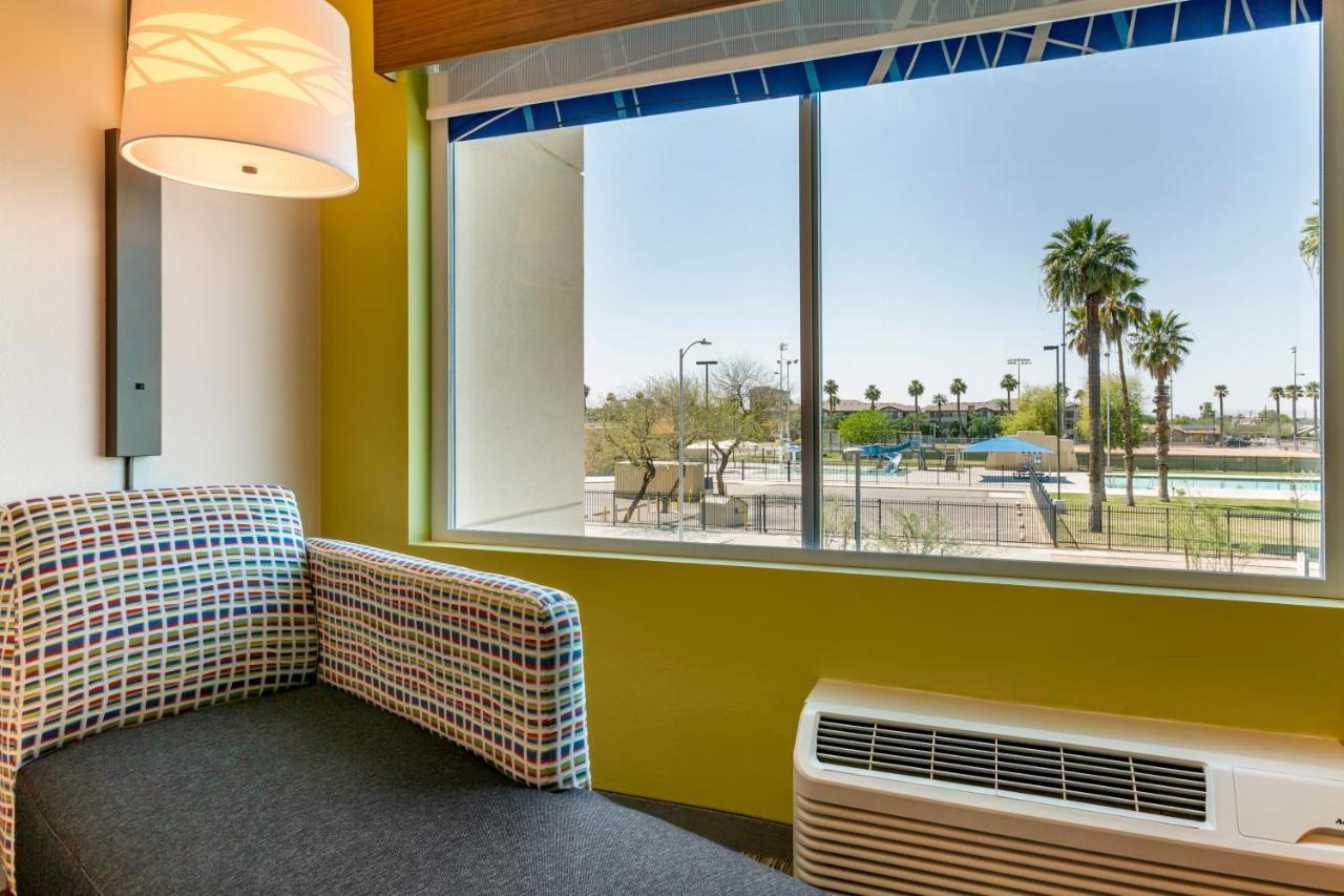 Holiday Inn Express & Suites - Phoenix Dwtn - State Capitol By Ihg Exterior foto